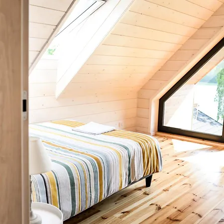 Feriehus Klimatyczny Nad Brzegiem Jeziora Stężyca