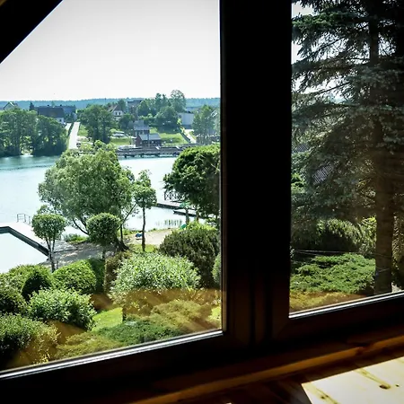 Feriehus Klimatyczny Nad Brzegiem Jeziora Stężyca