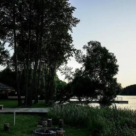 Feriehus Klimatyczny Nad Brzegiem Jeziora Stężyca